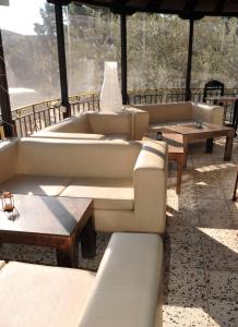 Foto da galeria de Hotel Ballas em Agria