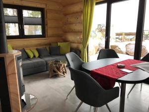 Posezení v ubytování Naturstammhaus und Appartements Zum Brockenbaecker