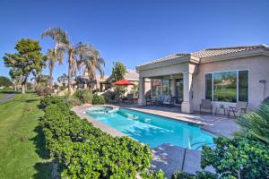 A piscina localizada em California Gem Pool, 6 Mi to Dtwn Palm Springs! ou nos arredores
