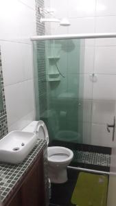 Et badeværelse på CASA PRAIA PERUÍBE PISCINA