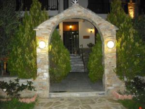 Foto da galeria de Hotel Ballas em Agria