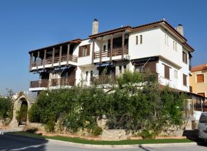 Foto da galeria de Hotel Ballas em Agria