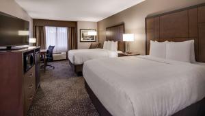 Postel nebo postele na pokoji v ubytování Best Western Plus Spokane North