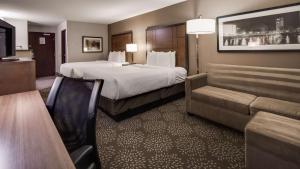 Postel nebo postele na pokoji v ubytování Best Western Plus Spokane North