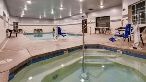 Bazén v ubytování Best Western Plus Spokane North nebo v jeho okolí