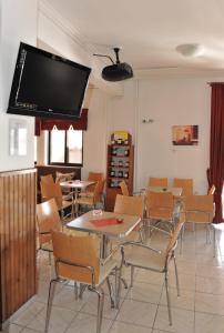Foto da galeria de Hotel Ballas em Agria