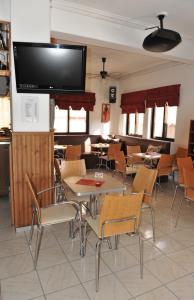 Foto da galeria de Hotel Ballas em Agria