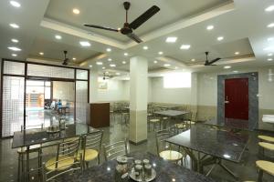 Restoran atau tempat lain untuk makan di JR Guest Home