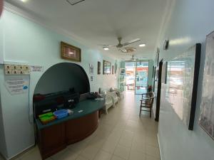 TV a/nebo společenská místnost v ubytování Hotel Permai Melaka Raya