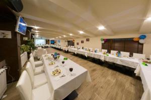 Restaurace v ubytování Апартамент DIMANI-Апартхотел Форест Нук Пампорово + 18 fotografií
