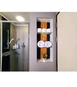 Ванная комната в Cozy - Experience Home like Comfort Studio