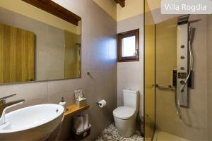 Koupelna v ubytování Atsipopoulo Villas