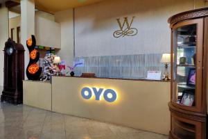 OYO 2994 Hotel Wedika tesisinde lobi veya resepsiyon alanı
