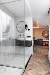 Koupelna v ubytování Van der Valk Hotel Emmeloord