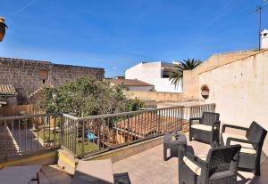 Balcony o terrace sa Casa de Pueblo 015 by Mallorca Charme