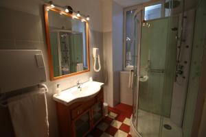 Billede fra billedgalleriet på Logis Hôtel Restaurant Gîte La Bastide du Vébron i Grospierres