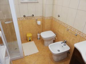 A bathroom at La suite di Empedocle Még 8 kép