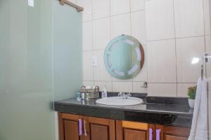 Ένα μπάνιο στο EMIRATES REEF APARTMENT 8D +12 φωτογραφίες