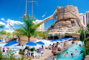 Bazén v ubytování Piazza Diroma com acesso Acqua Park e Splash nebo v jeho okolí