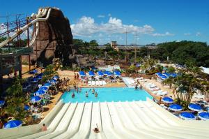 Bazén v ubytování Piazza Diroma com acesso Acqua Park e Splash nebo v jeho okolí