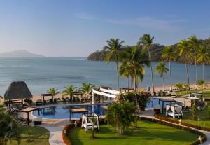 Uma vista da piscina em Dreams Playa Bonita All Inclusive ou nos arredores