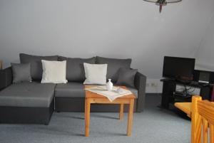 Posezení v ubytování Ferienwohnung-Stricker-Typ-A-Balkon-2-3