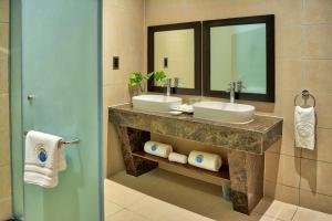 Vannituba majutusasutuses Speke Resort and Conference Center