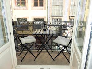 A balcony or terrace at Oporto Delight 1 Luxury Apartment in Historic Center with Balcony Max 4 p