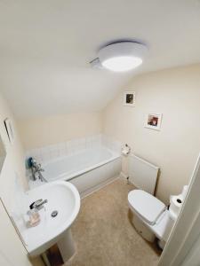 Ванна кімната в Southend On Sea Apartments - Close too Shops
