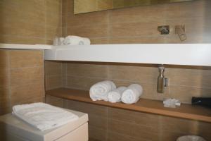 Bilik mandi di Hotel Olivier