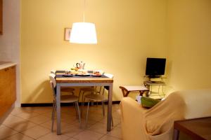 A television and/or entertainment centre at Villa Sole
