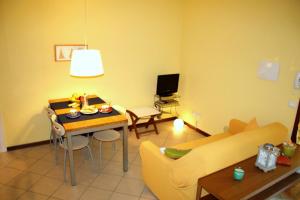 A television and/or entertainment centre at Villa Sole
