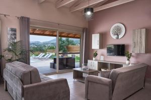 Posezení v ubytování Saint Nicholas Villas