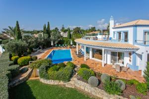 Πισίνα στο ή κοντά στο Casa Polgoda luxury villa with ocean views