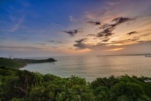 烏納瓦圖納的住宿－Agnus Unawatuna，日落时分欣赏海景