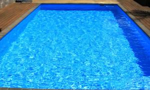 Kolam renang di atau dekat dengan The Birch Tree B&B