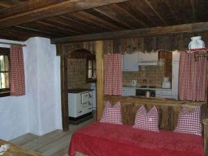 Kuchyňa alebo kuchynka v ubytovaní Hütte - Ferienhaus Bischoferhütte für 2-10 Personen