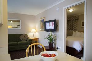 Gallery image of Glenwood Inn & Suites in Trail