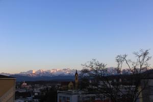 O vedere generală la munți sau o vedere la munte luată de la acest hotel