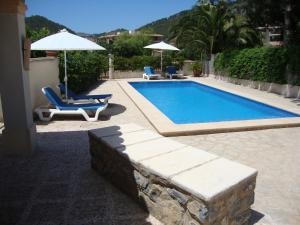 Galería fotográfica de Villa Maria, bonita casa con jardín y piscina privada en Andratx en Andratx