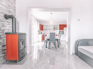Kuchyň nebo kuchyňský kout v ubytování Apartments Vukic