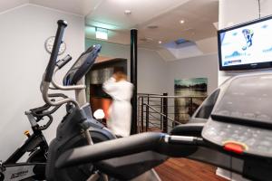 Fitness centrum a/nebo fitness zařízení v ubytování Clarion Hotel Örebro