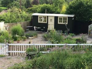 Glamping on the Hill外面的花园