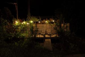 Imagen de la galería de Moon Garden Homestay - cozy cabin and natural pool in Tay Ninh, en Tây Ninh