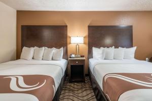 Postel nebo postele na pokoji v ubytování Quality Inn & Suites Downtown Walla Walla
