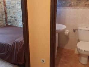 A bathroom at Casa Rural Más Pujol