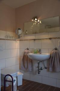 Ένα μπάνιο στο Bungalow-Gartenzauber