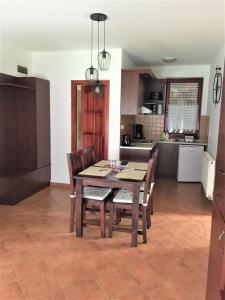 Cherry Apartmanház 9600 Sárvár, Esze Tamás u. 37. kép - 2