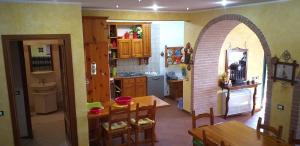 Nhà bếp/bếp nhỏ tại Villa vista mare con piscina
