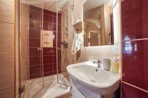 Koupelna v ubytování ZET - Penzion & Wellness + 37 fotografií
